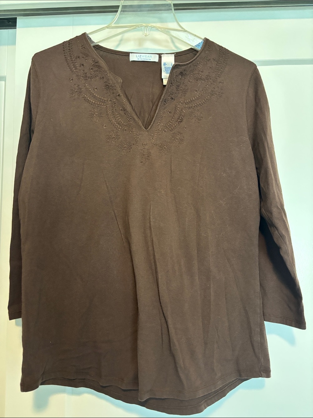 Liz Claiborne Brown V-Neck Embroidered 3/4  Sleeve Top